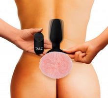 Lade das Bild in den Galerie-Viewer, Vibrierender Analplug mit Hasenschwanz - Pink
