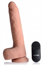 Lade das Bild in den Galerie-Viewer, Vibrierender und stoßender XL-Dildo mit Saugnapf und Hoden - Beige
