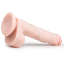 Lade das Bild in den Galerie-Viewer, Realistischer hautfarbener Dildo - 26,5 cm
