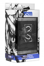 Lade das Bild in den Galerie-Viewer, Tom of Finland Handfesseln aus Neopren mit Schloss
